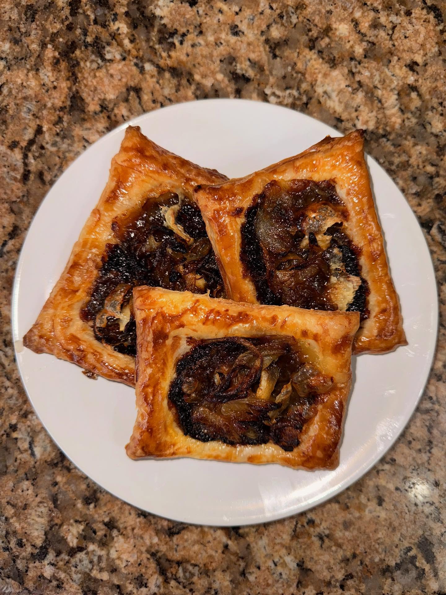 fig, brie & caramelized onion puff pastry