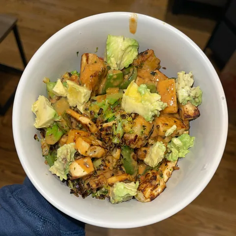 tofu and veggie bowl w peanut sauce
