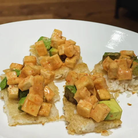 crispy rice w tofu and avocado